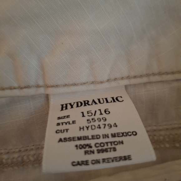 Hydraulic Women's Cream Capris Pants - Picture 10 of 10